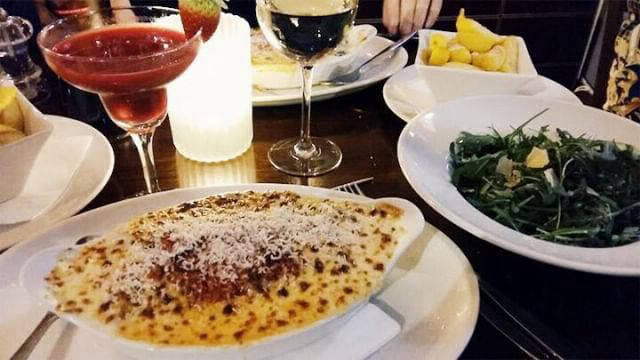 <b><br></b><b><br></b><br><b>51 Whitechapel<br></b><br>